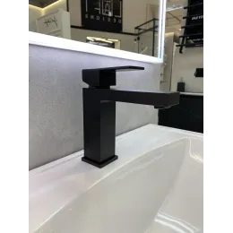 Timo. Смеситель для раковины Selene 2061/03F Черный