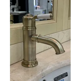 Timo. Смеситель для раковины Arisa 5361/02F Антик