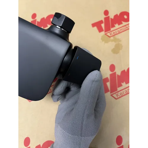 Timo. Смеситель для ванны Helmi 4024/03Y Черный